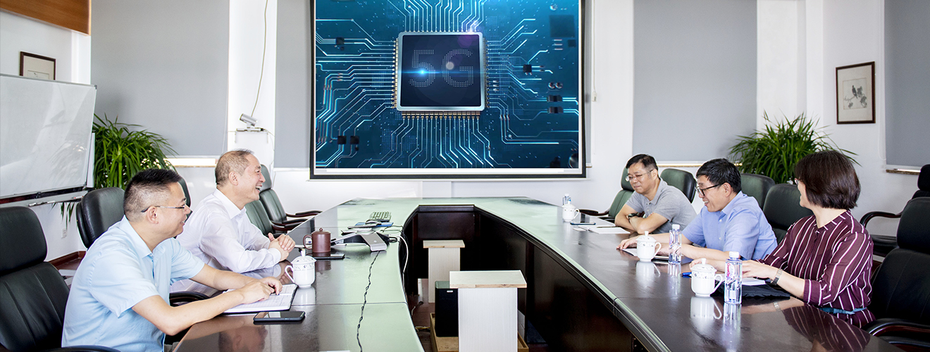 區稅務局領導蒞臨我司視察指導工作(圖1) 區稅務局領導蒞臨我司視察指導工作(圖1)